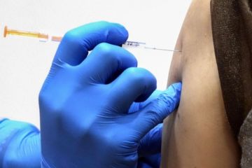 Jepang beri kompensasi pertama kematian akibat vaksin COVID