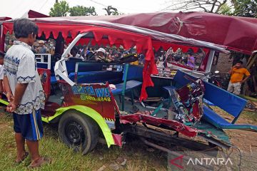 Sembilan tewas dalam tabrakan odong-odong dengan kereta api di Serang