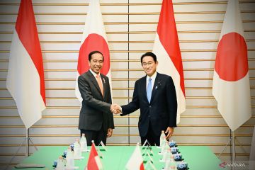 Presiden Joko Widodo bertemu  Perdana Menteri Kishida Fumio