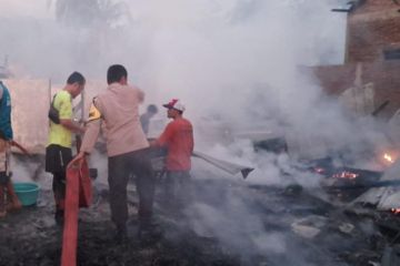 Belasan rumah di Sumbawa dilalap si jago merah