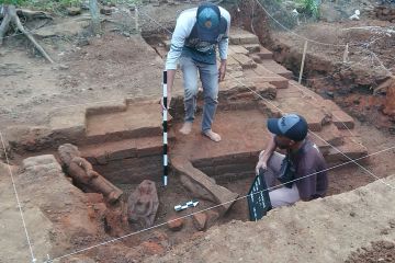 Arkeolog temukan arca struktur bata kuno di Situs Gondang Trenggalek