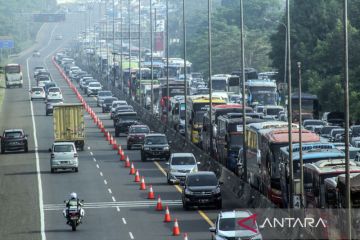 Libur Tahun Baru Islam, kendaraan di jalur Puncak Bogor mengular