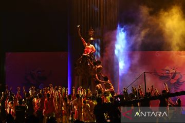 Hanik Puji Astuti nyalakan api Kaldron ASEAN Para Games 2022