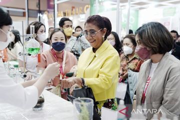 Susi Pudjiastuti ajak pilah sampah di rumah demi lingkungan