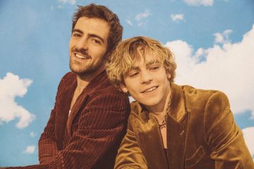 Ross dan Rocky Lynch bersaudara bentuk The Driver Era, rilis "Malibu"