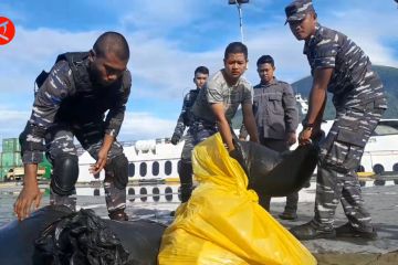500 liter miras ilegal diamankan TNI AL dari KM Sinabung