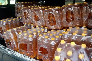 Babinsa distribusikan 25.200 liter minyak goreng curah kemasan