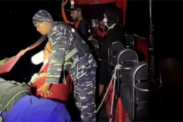 Basarnas Ternate evakuasi perahu motor hanyut di Perairan Halut