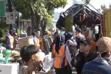 Bersama TNI Polri, KAI tertibkan aset di jalan Laswi Bandung