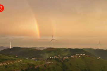 Pemandangan matahari terbenam di Tiga Ngarai di Hubei