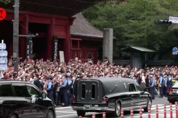 Mobil jenazah Abe berkeliling Tokyo sebagai salam perpisahan