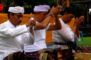 Ribuan umat Hindu Jawa-Bali gelar upacara Piodalan di Lumajang
