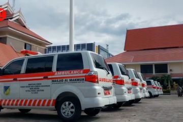 Pemprov Sulteng serahkan bantuan alsintan dan ambulans kepada warga
