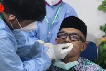 Tiba di Tanah Air, jamaah haji Aceh dites PCR