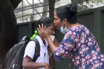 Sekolah-sekolah kembali dibuka di Sri Lanka