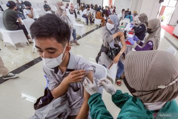 57,75 juta penduduk Indonesia telah mendapat vaksin dosis ketiga