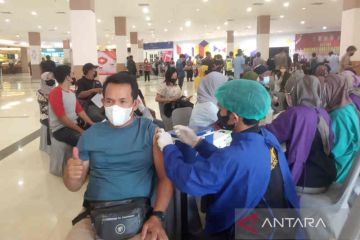 Dinkes Cirebon andalkan puskesmas kejar capaian vaksinasi penguat