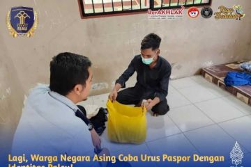 Kantor Imigrasi Dumai menangkap 1 orang pembuat paspor palsu