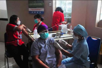 Vaksinasi booster kedua tenaga kesehatan Yogyakarta gunakan Moderna