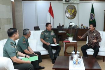 Menteri ATR/BPN terima kunjungan Kasad Dudung Abdurachman