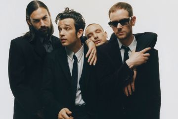 The 1975 kisahkan indahnya jatuh cinta lewat "Happiness"