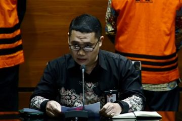 KPK tetapkan tiga tersangka suap restitusi pajak Tol Solo-Kertosono