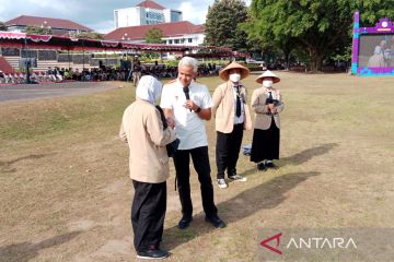 Ketua Kagama beri laptop mahasiswi baru UGM penyandang tunanetra