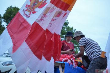 PEDAGANG BENDERA MUSIMAN