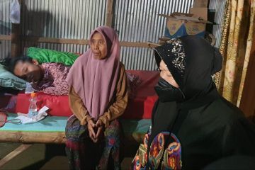 Menteri Sosial bantu renovasi rumah lansia di Bangkalan