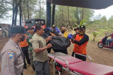 Tim SAR evakuasi jenazah pemancing terseret arus di Aceh Besar