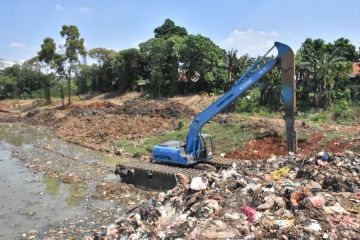 Pengerukan tiga waduk di Jaktim dikebut untuk antisipasi musim hujan