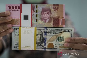 Rupiah melemah seiring terjadinya deflasi pada Agustus