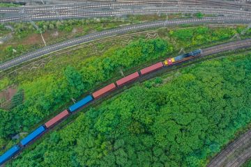 Jalur Kereta China-Laos kirim 1 juta ton barang lintas batas
