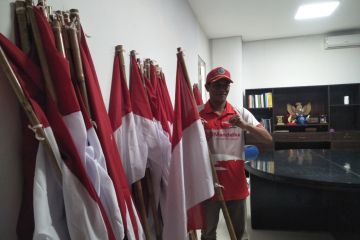 Pemkab Lombok Tengah laksanakan gerakan 10 Juta Bendera Merah Putih