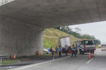 Polisi: tiga orang tewas akibat kecelakaan di km 136 tol Cipali