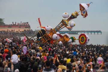 Tabuik dibuang ke laut