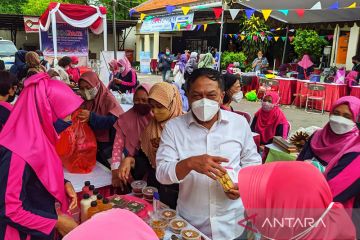 DPRD ajak warga Surabaya cintai produk UMKM di HUT ke-77 RI