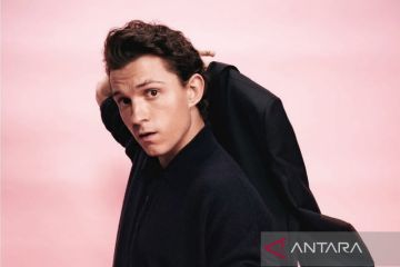 Tom Holland kembali secara singkat ke Instagram