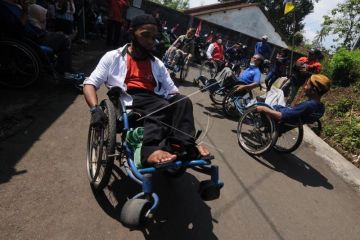 Lomba dan konvoi warga difabel menyambut HUT RI