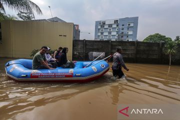 Banjir merendam perumahan di Pakansari Cibinong