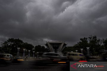 Hujan lebat disertai angin berpotensi terjadi di sejumlah provinsi