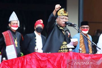 Menteri PUPR pakai baju adat Sasak di HUT RI dukung DPSP Lombok