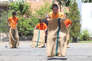 Puluhan anak disabilitas di Surabaya ikuti lomba HUT ke-77 RI