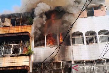 Kemarin, kebakaran Indekos Tambora sampai bangunan Jakarta bebas PBB