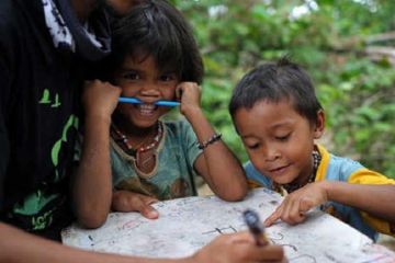 Dinas Sosial Batanghari serahkan bantuan Mensos untuk Suku Anak Dalam