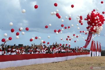 Gowes merah putih peringati HUT RI