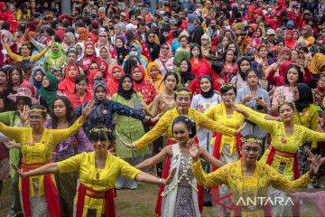 Kemeriahan 1000 Kebaya Untukmu Indonesiaku