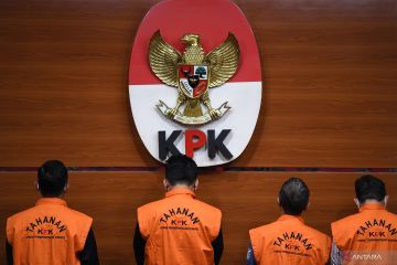 KPK amankan bukti elektronik dari rumah penyuap Rektor Unila