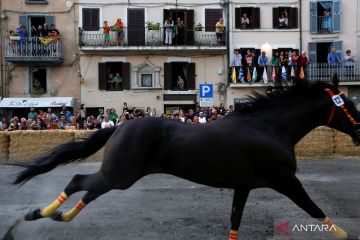 Balap kuda tanpa joki di Italia