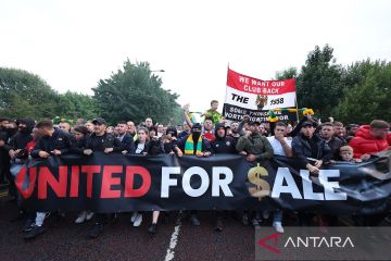 Suporter Manchester United memprotes kepemilikan klub oleh keluarga Glazer